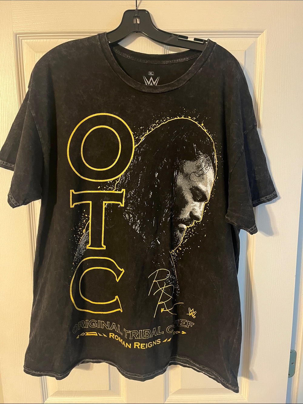 WWE Roman Reigns OTC Portrait Tee - Black & Yellow